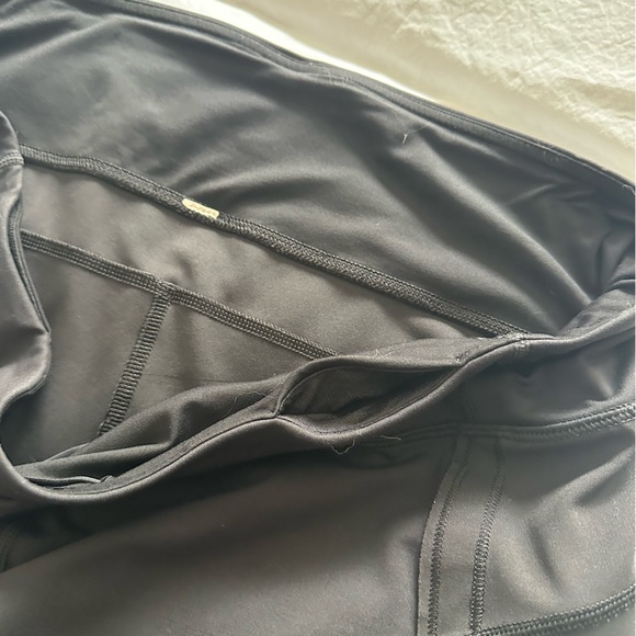 lululemon black cropped leggings, size 12 - Picture 6 of 10